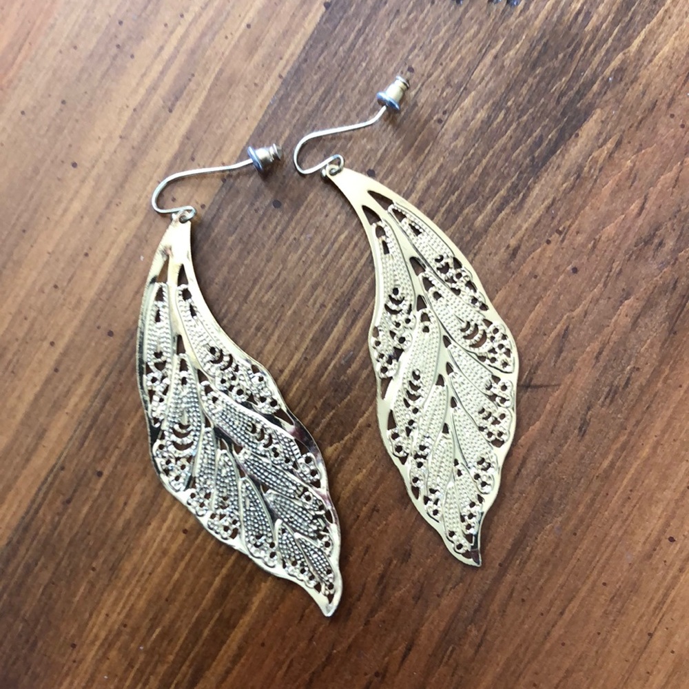 Francesca’s leaf earrings